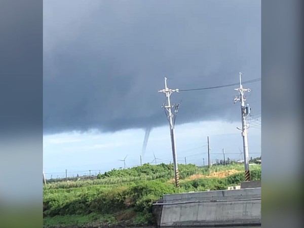 ▲▼雲林金湖水龍捲。（圖／翻攝臉書《爆料公社》）