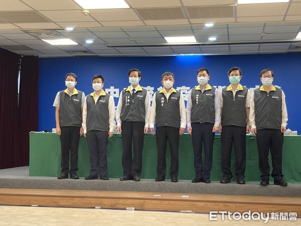 ▲▼指揮中心日日記者會最終回，陳時中,陳宗彥,周志浩,張上淳,鄭舜平,莊人祥。（圖／記者洪巧藍攝）