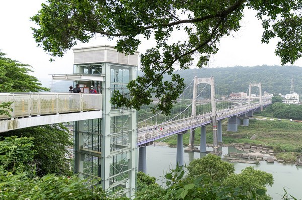 ▲搶攻國旅市場鄭文燦擴大加碼版，500元電子旅遊券抽獎送1萬名。(圖／市府提供)