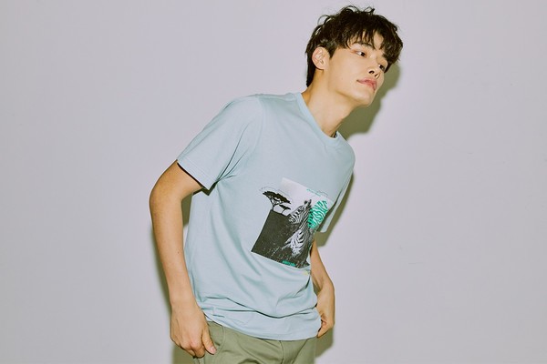 ▲GREEN TEE系列採用春夏大地色彩設計，率性的表現出潮人「綠色態度」。（圖／摩曼頓提供）