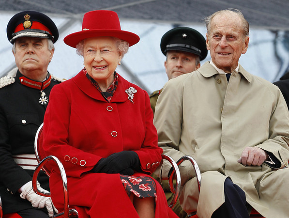 ▲▼伊莉莎白女王（Queen Elizabeth II）與菲利普親王（Prince Philip）。（圖／達志影像／美聯社）