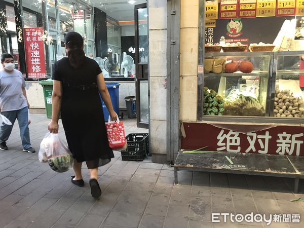 ▲▼北京,社區,半封閉,防疫,菜市場。（圖／記者任以芳攝）