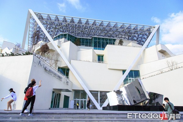 ▲台南市政府觀光旅遊局，彙整台南拍畢業美照的景點，歡迎各位畢業生披上學士袍前往各地拍照取景。（圖／記者林悅翻攝，下同）