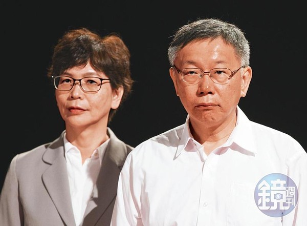 台灣民眾黨創黨即將滿週年，但近日黨內鬥爭等爭議不斷，黨主席柯文哲（右）又傳出與長年心腹蔡壁如（左）關係降溫。