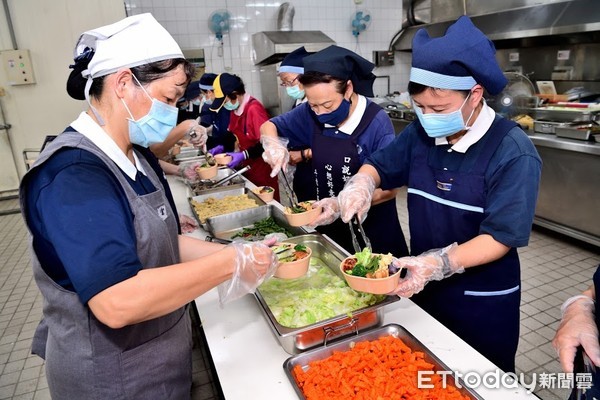 ▲▼防疫新生活！6月15日斗六市公所與慈濟共同舉辦「齋戒蔬食弭災疫-愛『疫』起挺過」推素活動。（圖／慈濟基金會提供）