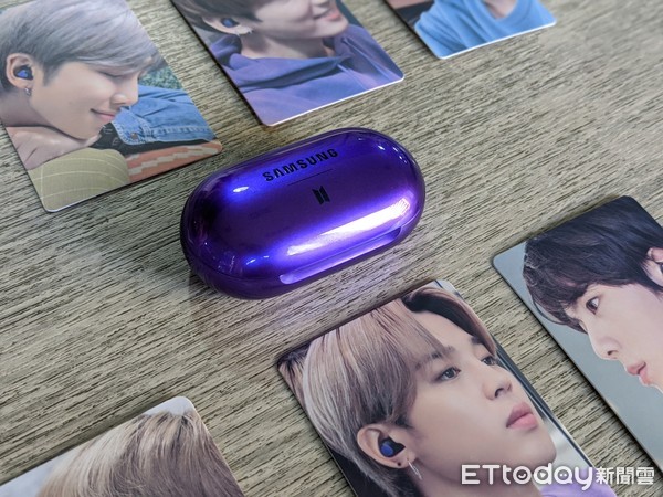 ▲▼Galaxy Buds+ BTS特別版。（圖／記者邱倢芯攝）