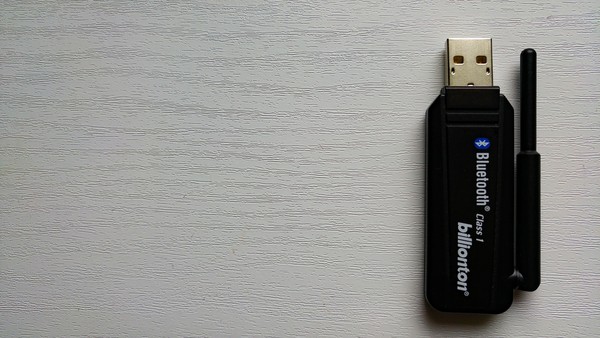▲▼藍芽USB、耳機（圖／pixabay）
