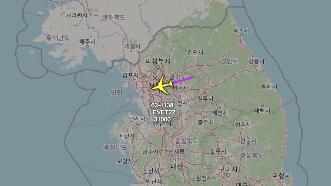 ▲▼美軍RC-135W偵察機18日飛行至南韓首爾上空。（圖／翻攝自Aircraft Spots推特）