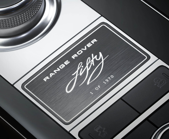 Range Rover限量發佈50週年紀念版　完美復刻初代藍色經典塗裝（圖／翻攝自Land Rover）