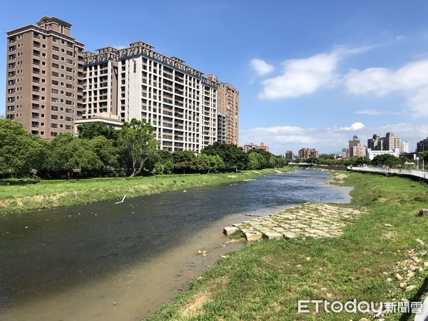 ▲▼成熟商圈,桃園,小檜溪重劃區,建案,春日路。（圖／記者林裕豐攝）