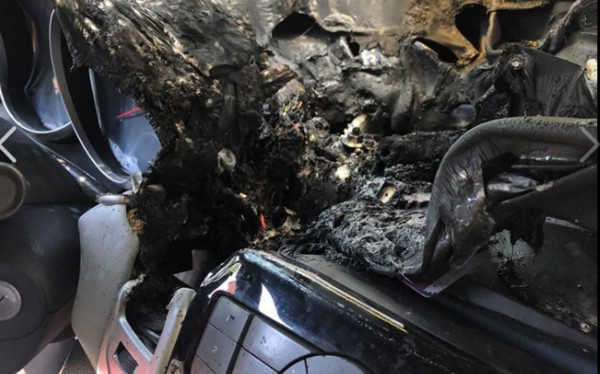 ▲▼伊利諾州警局發文認為乾洗手放車內導致起火。（圖／翻攝自Facebook／Waukegan Fire Department）