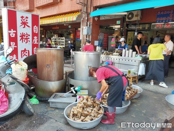 ▲台南消保官訪查端節坊間粽子供貨情況，稽查結果貨足價格平穩。（圖／記者林悅翻攝，下同） 