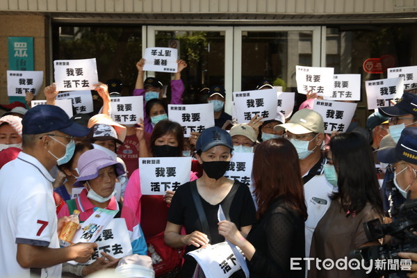 ▲▼「我要活下去！雙連市集攤商血淚陳抗」。（圖／記者屠惠剛攝）