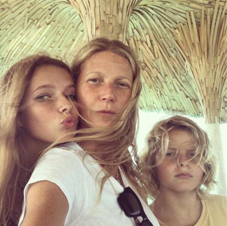 ▲▼葛尼斯派特洛與女兒艾波（Apple）、兒子摩西（Moses）。（圖／翻攝自instagram／Gwyneth Paltrow）