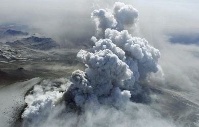 ▲▼冰島火山爆發 。（圖／翻攝自推特「@paget_h」）