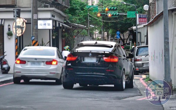 事發以來，愷樂幾乎神隱，日前她開著車回父母所居地新北三峽。