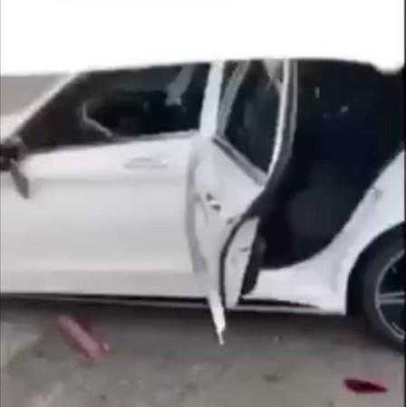 ▲彰化白牌司機被乘客打又被砸車。（圖／翻攝臉書爆料公社）