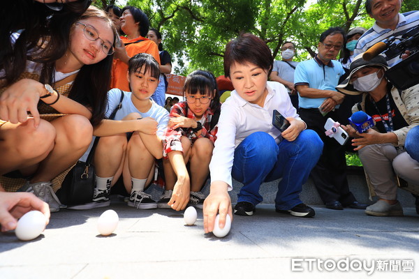 ▲▼萬和宮舉辦端午傳統文化活動，盧秀燕到場與民眾同樂。（圖／台中市政府提供）