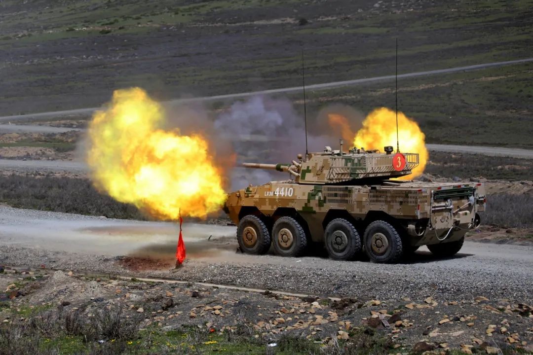 ▲解放軍戰車運動射擊考核。（圖／翻攝《西路強軍號》官方微信）