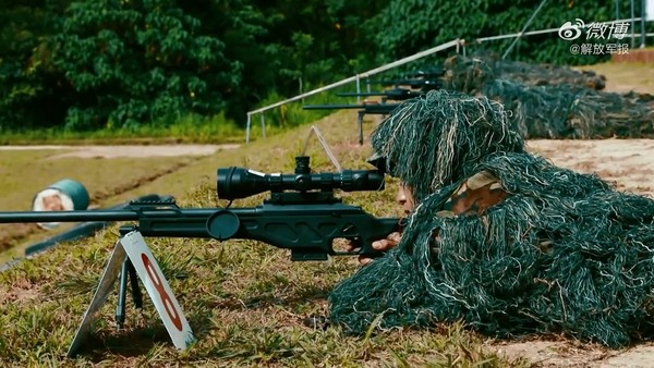 ▲▼港版國安法通過前夕　解放軍駐港部隊發布「狙擊手影片」。（圖／翻攝解放軍報）