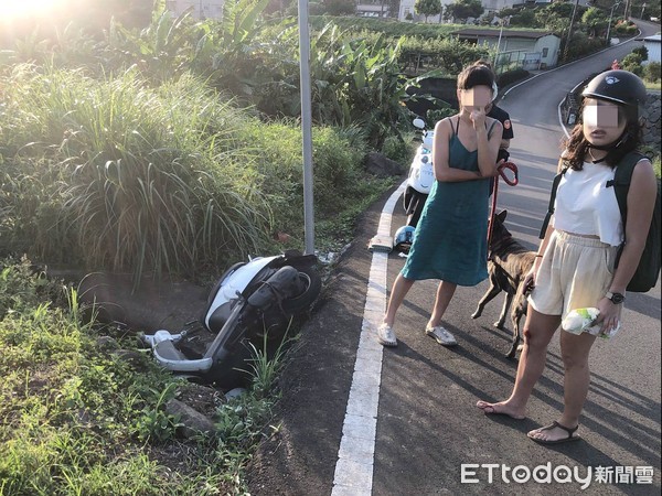 ▲▼女大生報案稱騎車摔進3公尺深排水溝內，警消到場傻眼了。（圖／記者陳豐德翻攝）