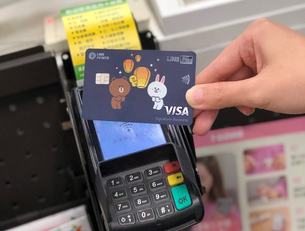 ▲▼LINE Pay新卡面明登場，美食最高享LINE POINTS 10%點數回饋。（圖／中信銀行提供）