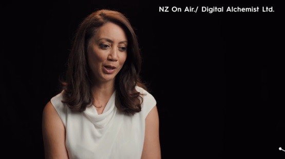 ▲紐西蘭女主播在主播台上流產。（圖／翻攝自9Honey）