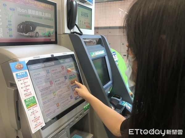 ▲▼7-11機台當機。（圖／記者陳涵茵攝）