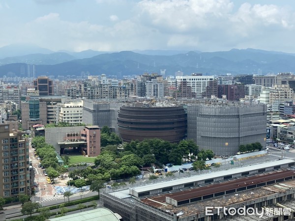 ▲▼京華城拆除空景,大巨蛋,台北機場,松菸。（圖／記者許靖騏攝）