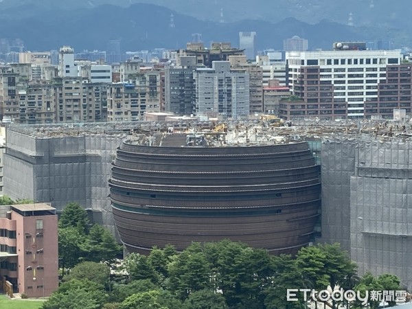 ▲▼京華城拆除空景,大巨蛋,台北機場,松菸。（圖／記者許靖騏攝）