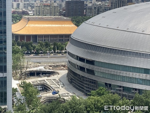 ▲▼京華城拆除空景,大巨蛋,台北機場,松菸。（圖／記者許靖騏攝）