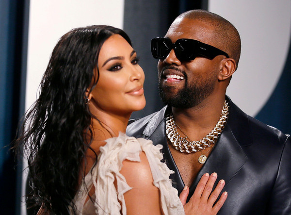 ▲▼第92屆奧斯卡金像獎，肯爺（Kanye West）和老婆「豐臀金」金卡戴珊 （Kim Kardashian）出席《浮華世界》的奧斯卡派對。（圖／路透）