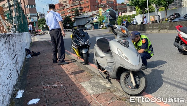 ▲▼周男疑似身體不適，擦撞另輛機車後不久倒地昏迷，送醫後不治。（圖／記者游宗樺翻攝）