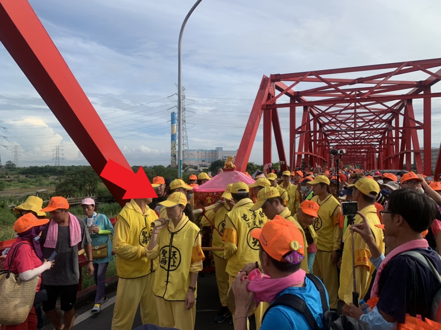 影 白沙屯媽祖 女神力助男轎夫 過西螺大橋 敲鑼女頂替扛轎罕見畫面曝 Ettoday生活新聞 Ettoday新聞雲