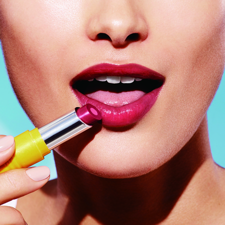 欧舒丹推出“果汁做的护唇膏”一抹改善唇纹、有感润色