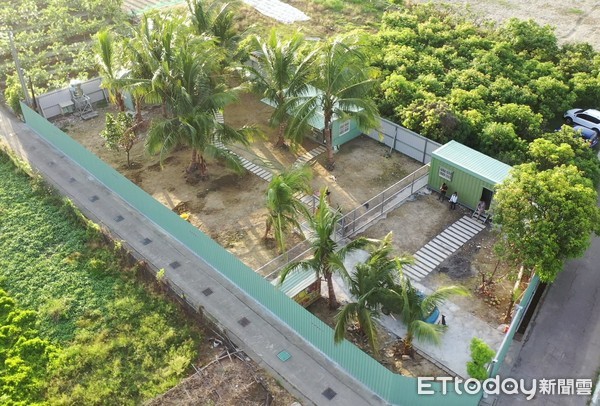 高雄椰子伯狗園重建。（圖／台灣動物緊急救援小組提供）