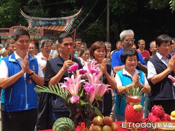 ▲台中經發局長張峯源主持豐原南坑巷路平工程動工典禮。（圖／記者鄧木卿攝）