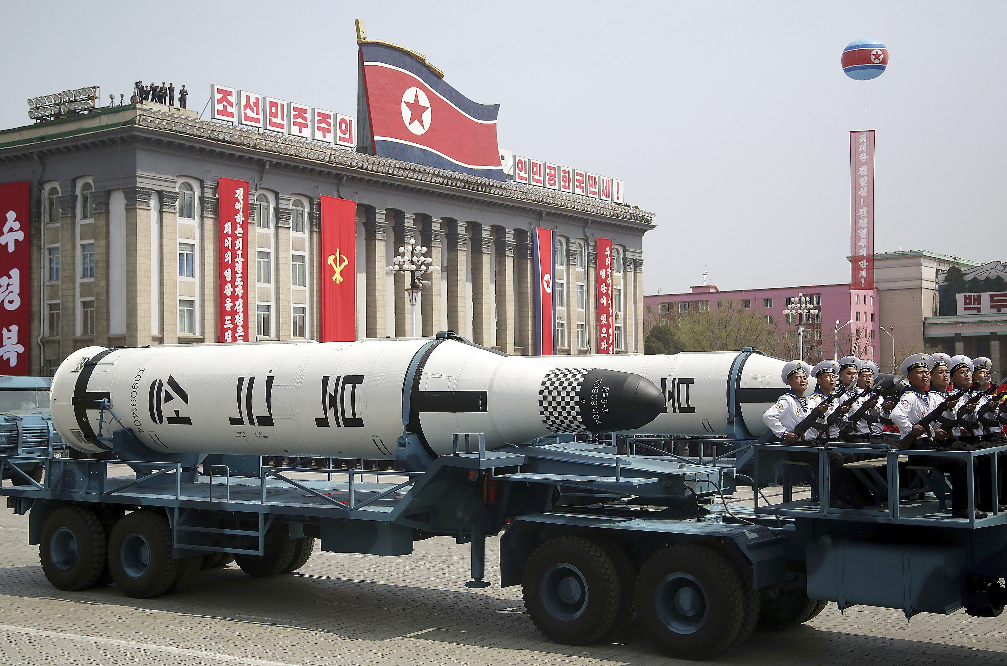 ▲▼北韓可能在今年勞動黨慶閱兵典禮上，公開新型戰略武器。（圖／達志影像／美聯社）