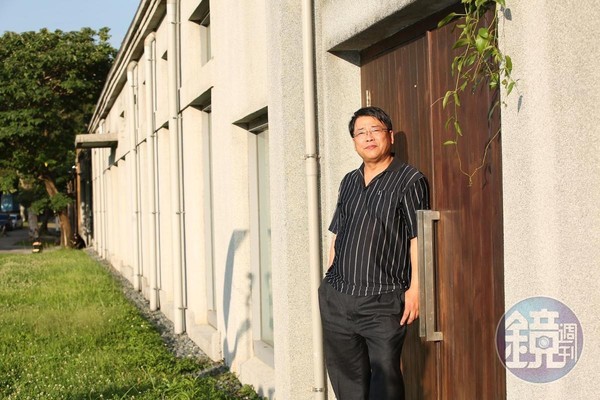 資深放映師江泰暾今年獲頒台北電影獎「楊士琪電影卓越貢獻獎」。