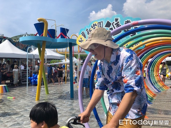 ▲▼台北市長柯文哲出席兒童新樂園「夏日水進擊」活動。（圖／記者楊亞璇攝）