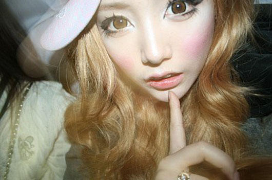 裴達美兩年不卸妝