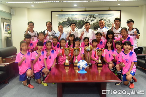 3年苦練有成 水里國小女子足球隊勇奪世界盃女子組冠軍 Ettoday地方新聞 Ettoday新聞雲