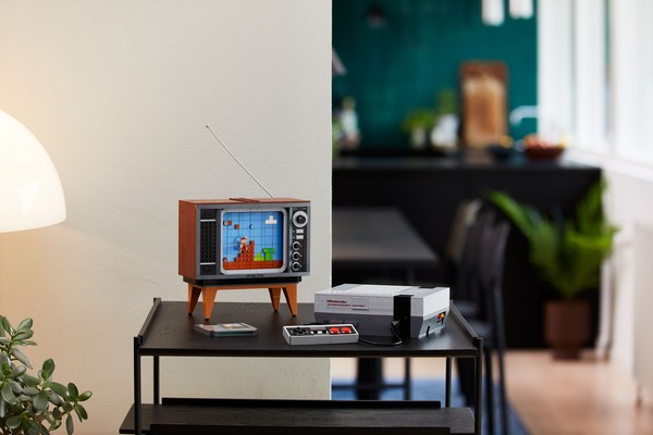 ▲樂高推出復古NES任天堂主機。（圖／樂高提供、翻攝Takara Tomy官網）