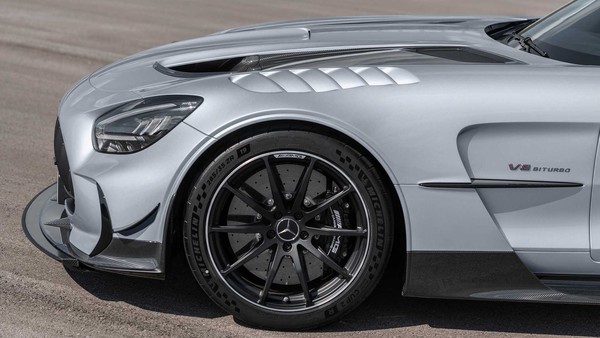 ▲賓士AMG GT Black Series亮相。（圖／翻攝自Mercedes-Benz）
