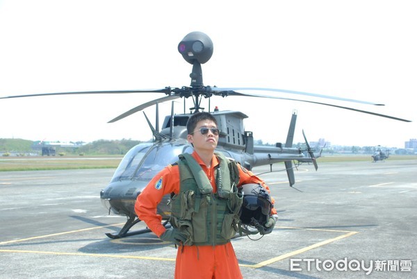 ▲▼新竹戰搜直升機「重落地」，2飛官殉職。圖為殉職少校簡任專。（圖／軍方提供）