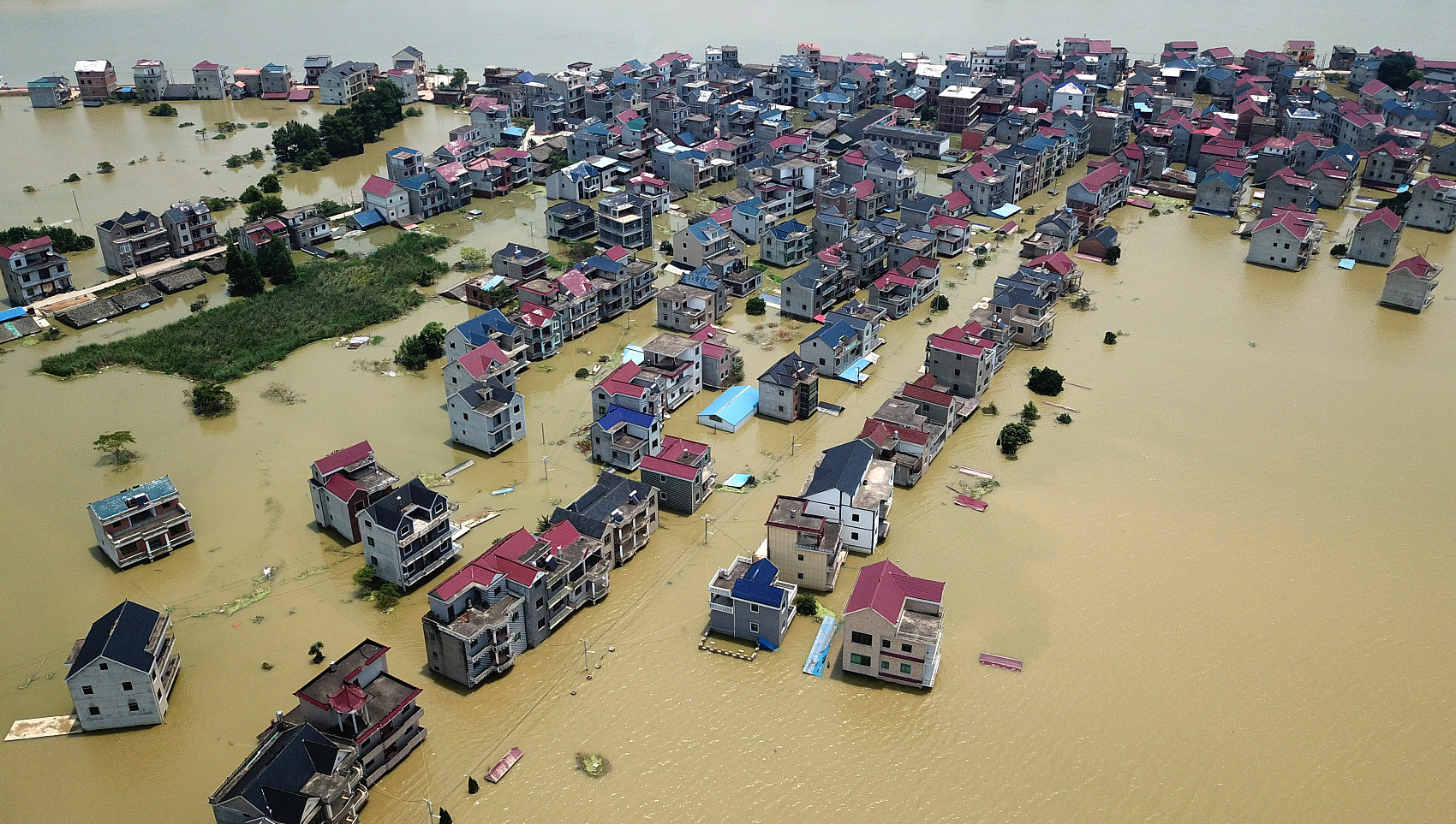 ▲大陸洪災，鄱陽縣桂湖村四面被水包圍。（圖／CFP）