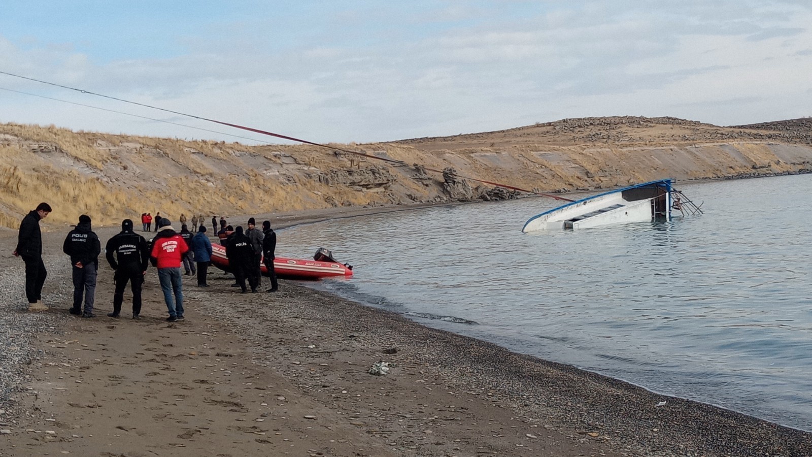 ▲▼2019年12月26日也曾有一艘土耳其移民船在萬恩湖沉沒。（圖／達志影像）