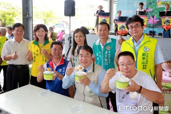 ▲台南市農漁畜牧產品推展協會舉辦「農產芒果冰品嚐推廣暨愛文芒果行銷活動」，市長黃偉哲受邀前往與大家同樂大啖冰品。（圖／記者林悅翻攝，下同）