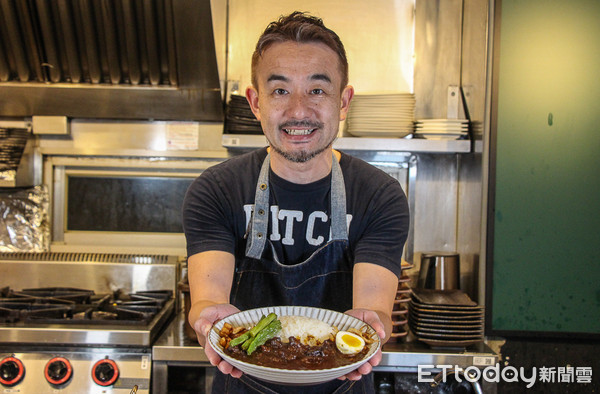 ▲只賣平日中午的和牛漢堡排及咖哩飯　乾杯集團新品牌「高木食堂」低調開幕。（圖／記者黃士原攝）