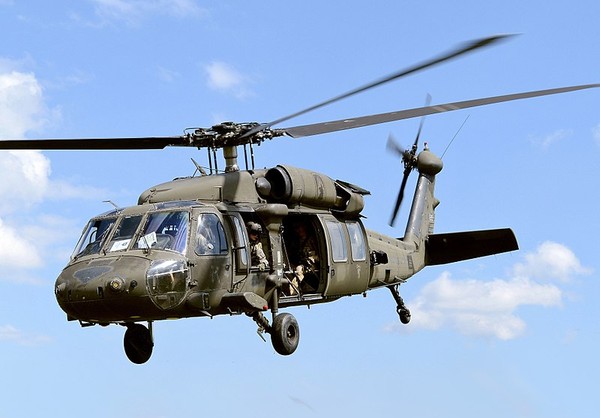 ▲UH-60黑鷹直升機主要為整個南美國家運送部隊，向地面部隊提供補給，並打擊游擊隊和犯罪組織。（圖／取自免費圖庫維基百科）